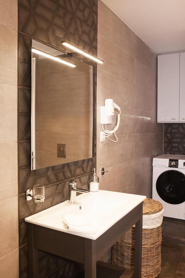 Central Comfy Modern Flat 2 Bedrooms 2 Bathrooms Aten Exteriör bild
